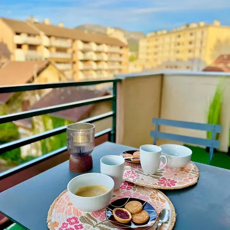 Cozy With Terrace Annecy