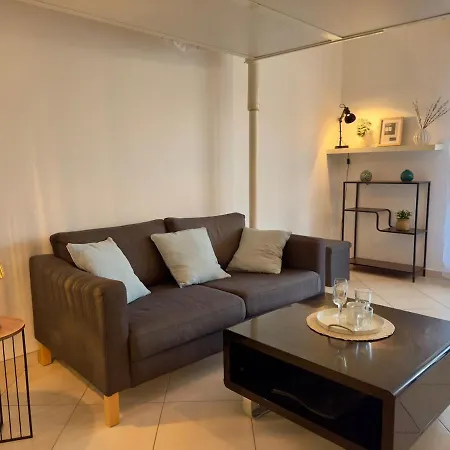 Cozy With Terrace Apartment *