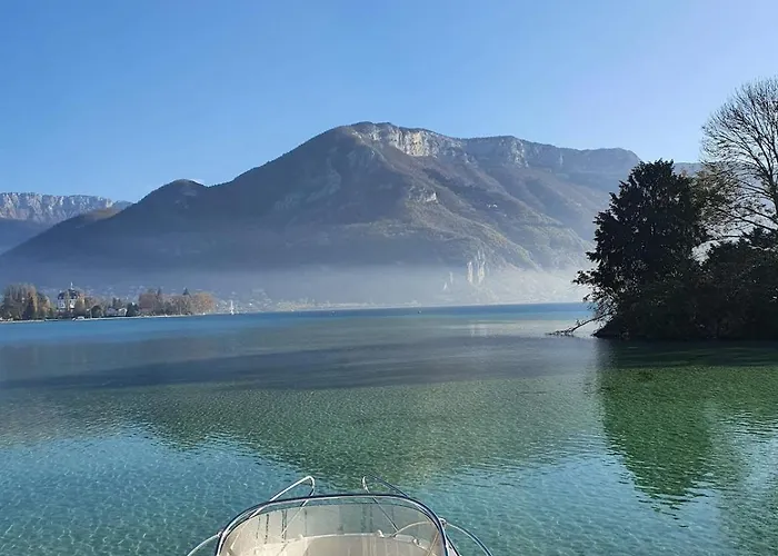Cozy With Terrace Apartamento Annecy