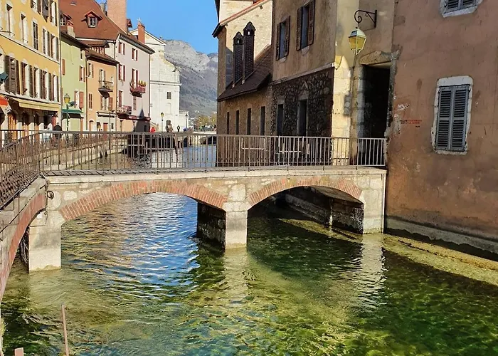 Cozy With Terrace * Annecy